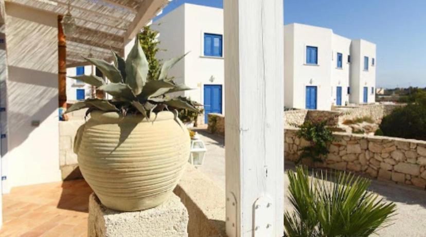 Orsolinda Favignana Buitenkant foto